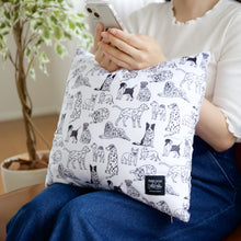 Lea la imagen en la vista de la galería, El perro × shogo sekine cojín de patrón total