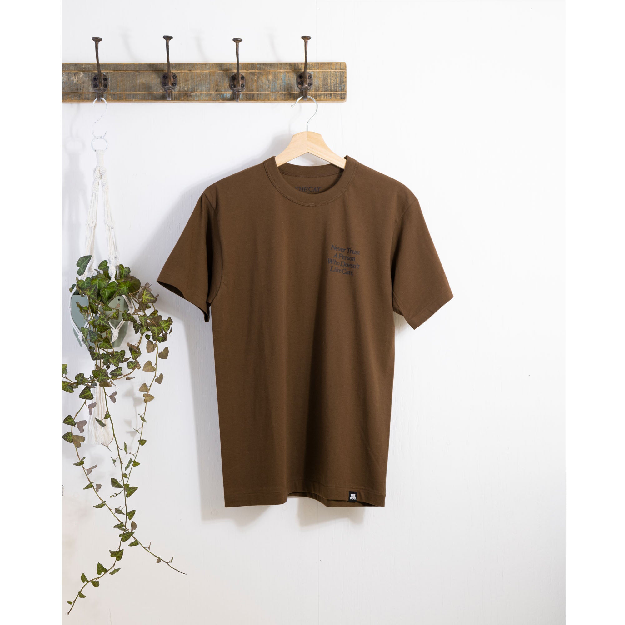 THE CAT × SHOGO SEKINE オリジナルTシャツ(ブラウン) – THE DOG STORE