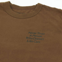 Lea la imagen en la vista de la galería, El Cat X Shogo Sekine Original T -Sish (Brown)