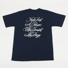 Lea la imagen en la vista de la galería, The Dog × Shogo Sekine Original T -shirt (Marina)